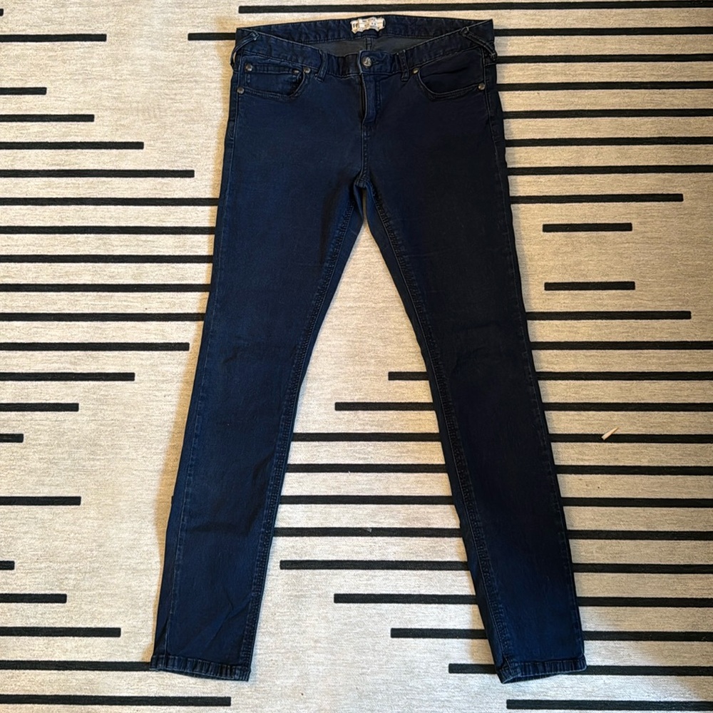 Free People- Dark Indigo Skinny Stretch Jean- Size 31